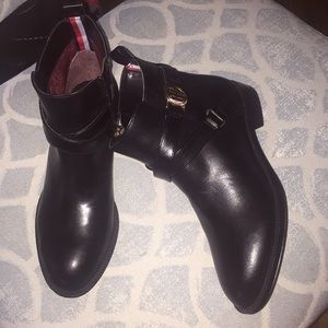 Tommy Hilfiger black leather booties. NWOT size 7